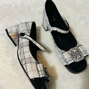 Elegant Black and White Women's Shoes